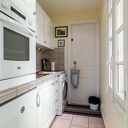 Very Charming On Port In A Short Walk To Palais With Aircon And Internet 411 Apartman Cannes