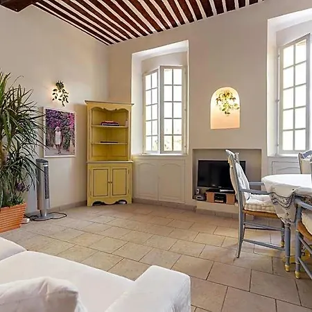 Very Charming On Port In A Short Walk To Palais With Aircon And Internet 411 Cannes