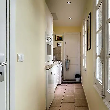 Very Charming On Port In A Short Walk To Palais With Aircon And Internet 411 Cannes