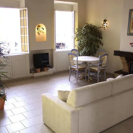 Very Charming On Port In A Short Walk To Palais With Aircon And Internet 411 Apartment *