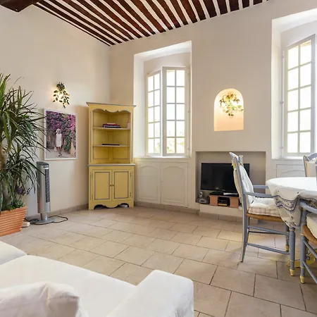 Very Charming On Port In A Short Walk To Palais With Aircon And Internet 411 Lejlighed