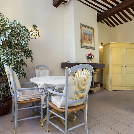 Apartment Very Charming On Port In A Short Walk To Palais With Aircon And Internet 411 *