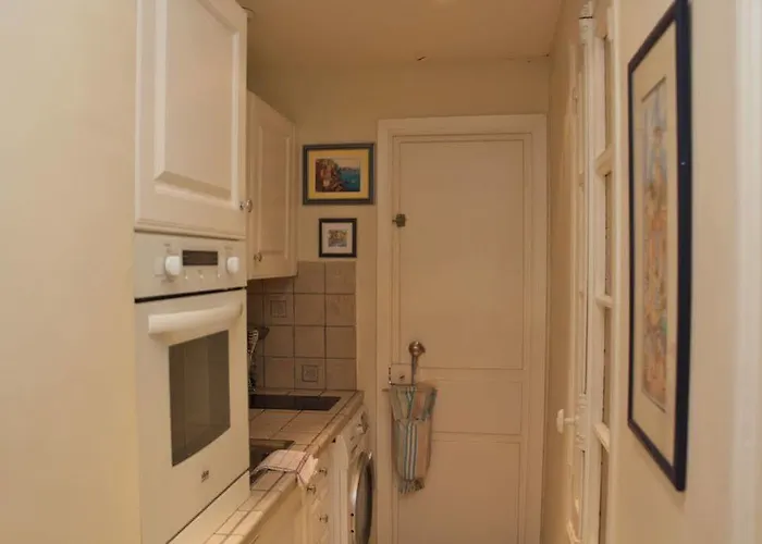 Very Charming On Port In A Short Walk To Palais With Aircon And Internet 411 Apartment Cannes