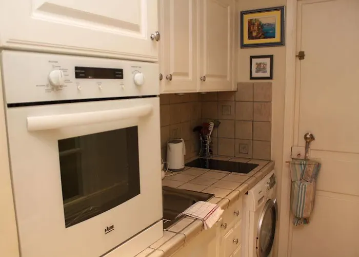 Very Charming On Port In A Short Walk To Palais With Aircon And Internet 411 Apartment *