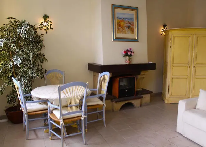 Very Charming On Port In A Short Walk To Palais With Aircon And Internet 411 Apartment