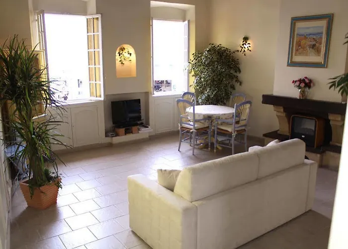 Very Charming On Port In A Short Walk To Palais With Aircon And Internet 411 Apartment *
