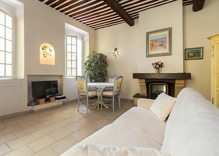 Very Charming On Port In A Short Walk To Palais With Aircon And Internet 411 Apartment